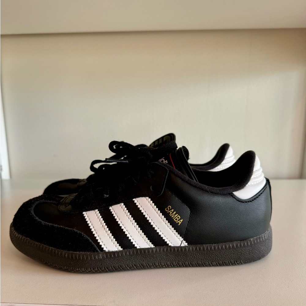 KIDS ADIDAS SAMBA SOCCER SNEAKERS ⚽️